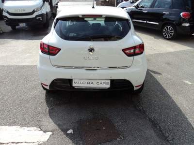 Renault Clio dCi 8V 90 CV EDC 5 porte Moschino Intens Bianco usata Giugliano in Campania