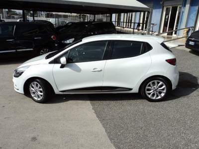 Renault Clio dCi 8V 90 CV EDC 5 porte Moschino Intens Bianco usata Giugliano in Campania