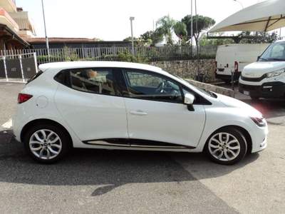 Renault Clio dCi 8V 90 CV EDC 5 porte Moschino Intens Bianco usata Giugliano in Campania
