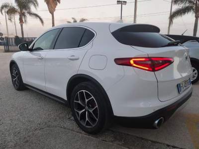 Alfa Romeo Stelvio 2.2 Turbodiesel 190 CV AT8 RWD Executive Bianco usata Petrosino