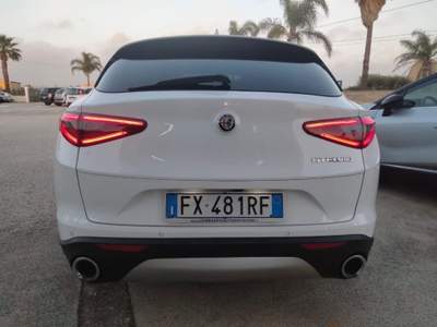 Alfa Romeo Stelvio 2.2 Turbodiesel 190 CV AT8 RWD Executive Bianco usata Petrosino