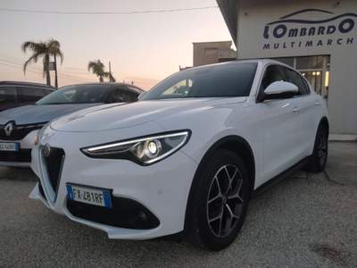 Alfa Romeo Stelvio 2.2 Turbodiesel 190 CV AT8 RWD Executive Bianco usata Petrosino