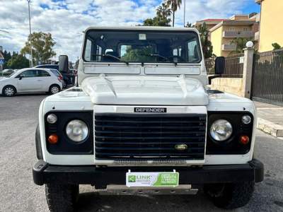Land Rover Defender 110 2.5 Td5 cat S.W. County Beige usata Siracusa