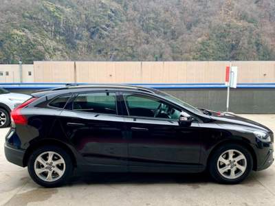 Volvo V40 Cross Country D2 1.6 Powershift Kinetic Nero usata Pisogne