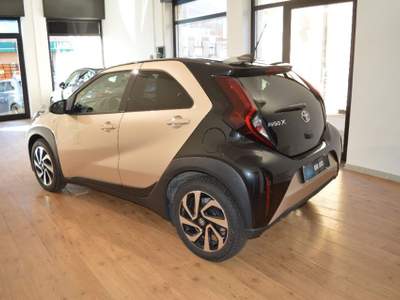Toyota Aygo 1.0 VVT-i 72 CV 5 porte Lounge Beige usata Sesto Calende