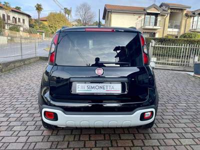 Fiat Panda 1.0 FireFly S&S Hybrid Pandina - KM0 Nero usata Cadrezzate con Osmate