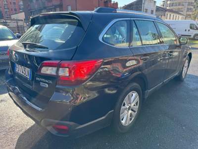 Subaru Outback 2.0d 150CV Lineartronic Style Blu/Azzurro usata Milano