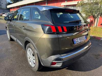 Peugeot 3008 BlueHDi 130 S&S Business ''AUTOCARRO N1'' Grigio usata Milano