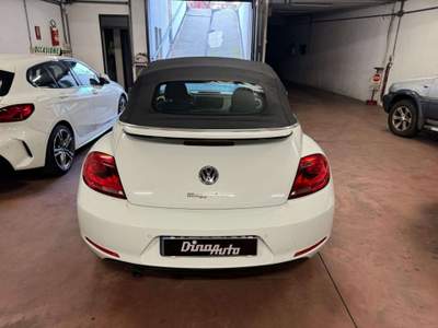 Volkswagen Maggiolino Maggiolino Cabrio 2.0 tdi bm Design 110cv Bianco usata Torino