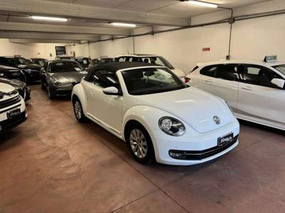 Volkswagen Maggiolino Maggiolino Cabrio 2.0 tdi bm Design 110cv Bianco usata Torino