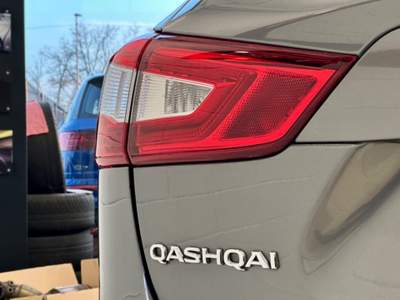 Nissan Qashqai 1.2 DIG-T N-Connecta *NEOPAT*TETTO*CAMERE 360°* Grigio usata Bussero