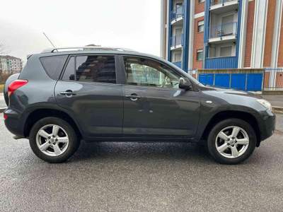 Toyota RAV4 RAV4 2.2 D-4D 136 CV Luxury Grigio usata Torino
