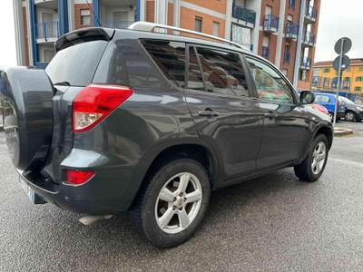 Toyota RAV4 RAV4 2.2 D-4D 136 CV Luxury Grigio usata Torino