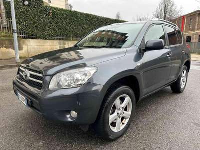 Toyota RAV4 RAV4 2.2 D-4D 136 CV Luxury Grigio usata Torino