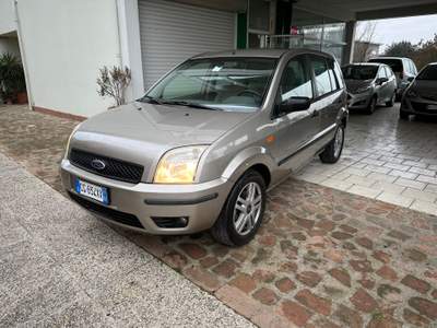 Ford Fusion FORD FUSION 1.4 NEOPATENTATI ( 12 RATE) Argento usata LUGO