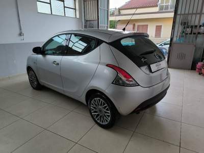 Lancia Ypsilon 1.3 MJT 16V 95 CV 5 porte S&S Gold Grigio usata Nicosia