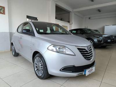 Lancia Ypsilon 1.3 MJT 16V 95 CV 5 porte S&S Gold Grigio usata Nicosia