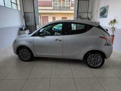Lancia Ypsilon 1.3 MJT 16V 95 CV 5 porte S&S Gold Grigio usata Nicosia