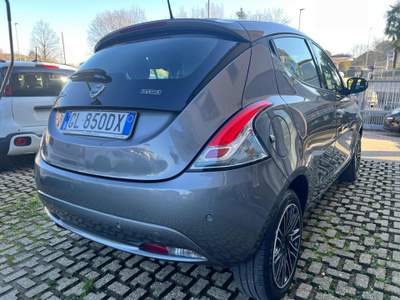 Lancia Ypsilon 1.0 FireFly 5 porte S&S Hybrid Gold Grigio usata Rivoli