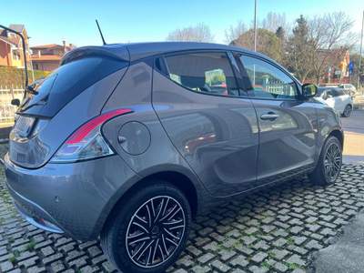 Lancia Ypsilon 1.0 FireFly 5 porte S&S Hybrid Gold Grigio usata Rivoli