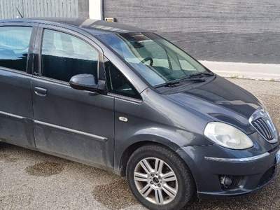 Lancia Musa 1.3 Mjt 16V 95 CV S&S DPF Oro Grigio usata San Nicola Manfredi