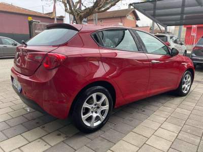 Alfa Romeo Giulietta 1.4 tb Progression 105cv UNICO PROPRIETARIO Rosso usata Castelletto Sopra Ticino