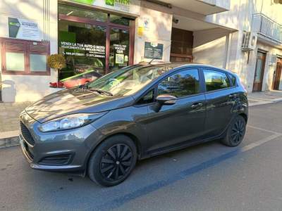Ford Fiesta 1.5 TDCi 75CV 5 porte Business NEOPATENTATI Grigio usata Putignano