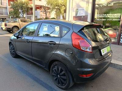 Ford Fiesta 1.5 TDCi 75CV 5 porte Business NEOPATENTATI Grigio usata Putignano