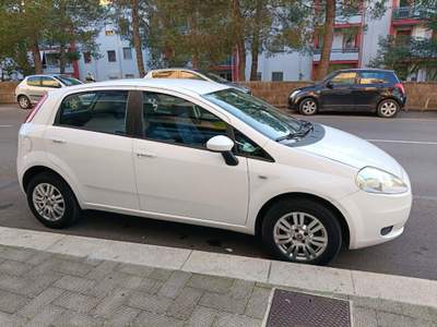 Fiat Grande Punto 1.4 5 porte Dynamic Natural Power NEOPATENTATI Bianco usata Putignano