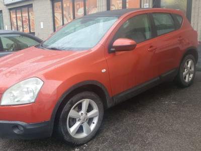 Nissan Qashqai 1.5 dCi Tekna Arancione usata Bareggio