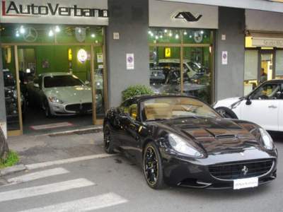Ferrari California DCT F1-Ufficiale-Daytona-Camera-Ceramik-Esemplare Nero usata Roma