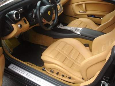 Ferrari California DCT F1-Ufficiale-Daytona-Camera-Ceramik-Esemplare Nero usata Roma
