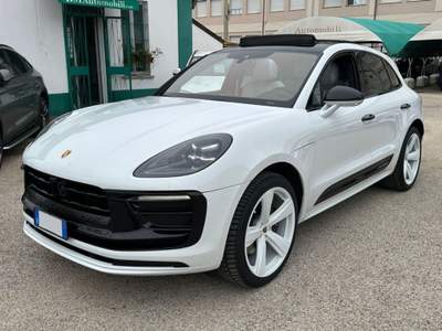 Porsche Macan 2.0 T TETTO C21" PDK RADAR KAME 360 BOSE MEMORIE Bianco usata Pescara