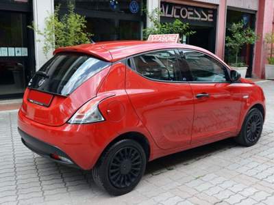 Lancia Ypsilon 1.2 69 CV 5 porte Elefantino Blu Rosso usata Atripalda