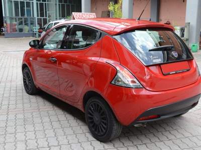 Lancia Ypsilon 1.2 69 CV 5 porte Elefantino Blu Rosso usata Atripalda
