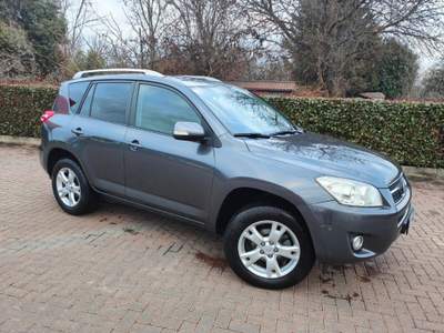 Toyota RAV4 RAV4 2.0 Luxury Grigio usata Gaglianico
