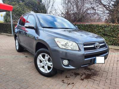 Toyota RAV4 RAV4 2.0 Luxury Grigio usata Gaglianico