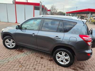 Toyota RAV4 RAV4 2.0 Luxury Grigio usata Gaglianico
