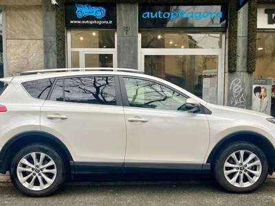 Toyota RAV4 RAV4 2.0 D-4D 2WD Active Bianco usata Torino
