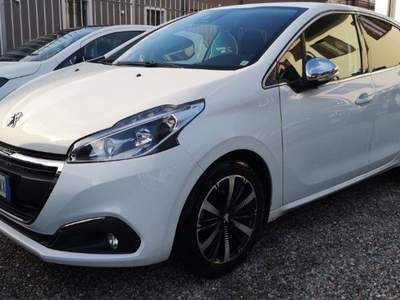 Peugeot 208 5 porte Allure NeoPatentati Bianco usata Corbetta