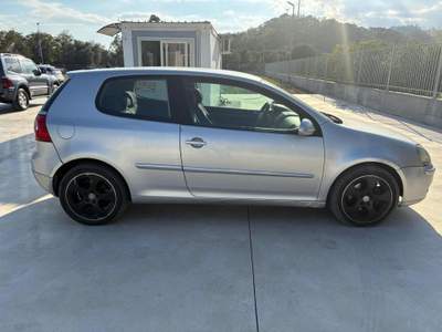Volkswagen Golf VOLKSWAGEN GOLF 5 2.0 Grigio usata Bianco