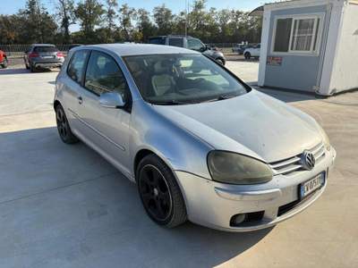Volkswagen Golf VOLKSWAGEN GOLF 5 2.0 Grigio usata Bianco