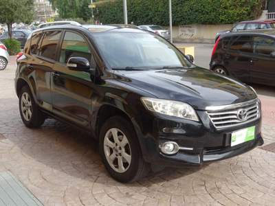 Toyota RAV4 RAV4 2.2 D-4D 150 CV Nero usata Quartu Sant'Elena