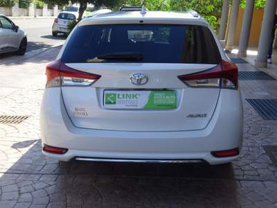 Toyota Auris 1.6 D-4D 112CV  LOUNGE Bianco usata Quartu Sant'Elena