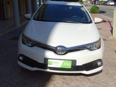Toyota Auris 1.6 D-4D 112CV  LOUNGE Bianco usata Quartu Sant'Elena