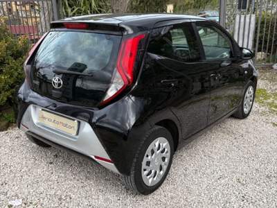 Toyota Aygo 1.0 VVT-i 72 CV 5 porte x-business MMT Nero usata Vico Equense