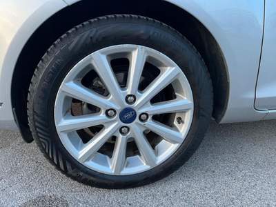 Ford Fiesta 1.4 5p. Bz.- GPL Titanium Grigio usata Nola