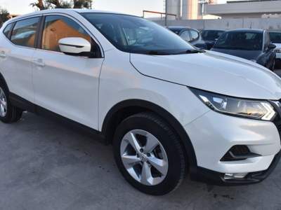 Nissan Qashqai 1.5 dCi 115 CV Business Bianco usata San Vito dei Normanni