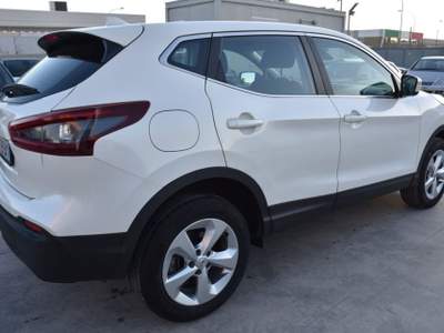 Nissan Qashqai 1.5 dCi 115 CV Business Bianco usata San Vito dei Normanni