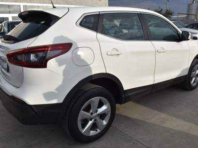 Nissan Qashqai 1.5 dCi 115 CV Business Bianco usata San Vito dei Normanni